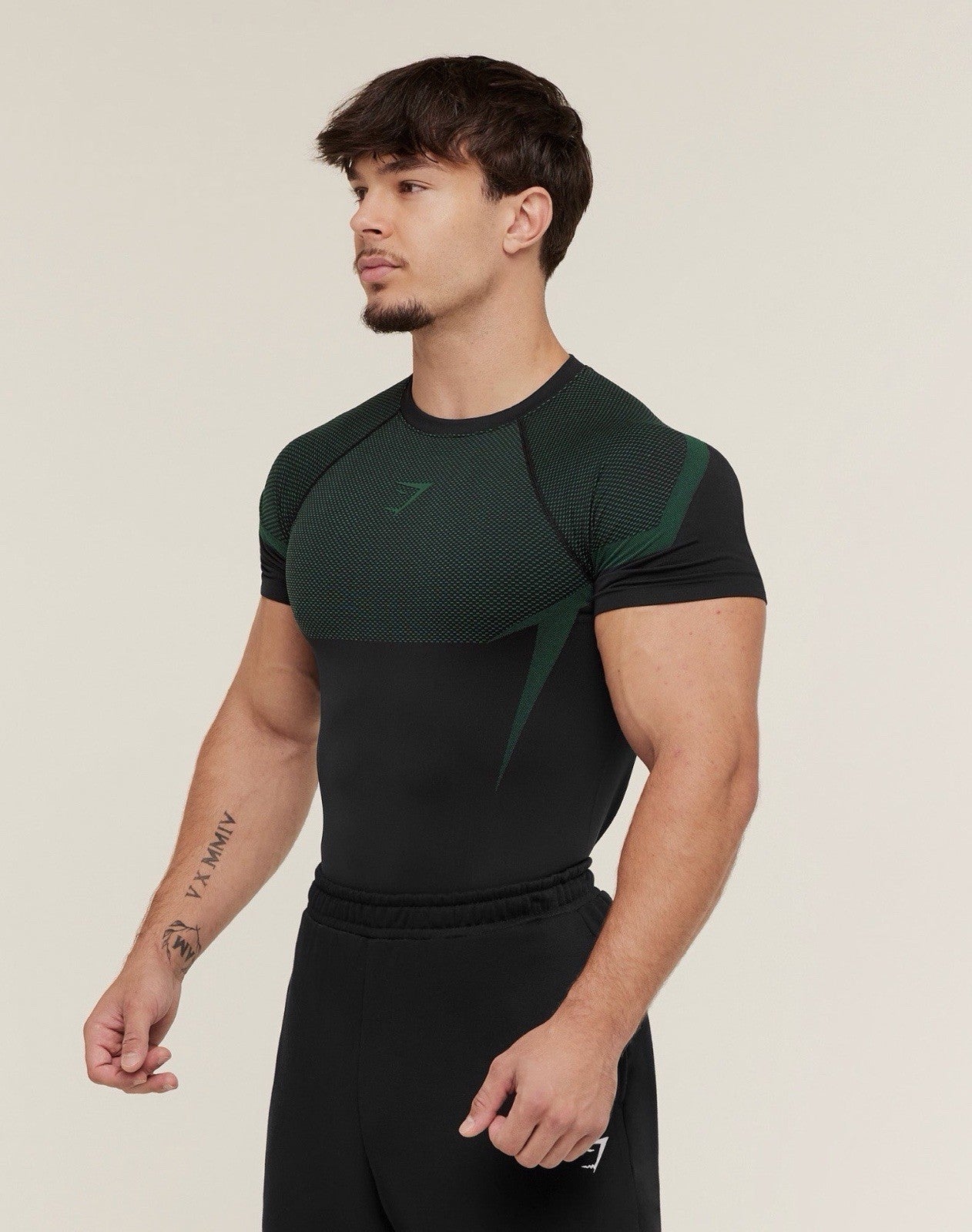 *SHIPS TODAY* Gymshark Onyx 5.0 Seamless T-Shirt - Black/Lift Green - Large